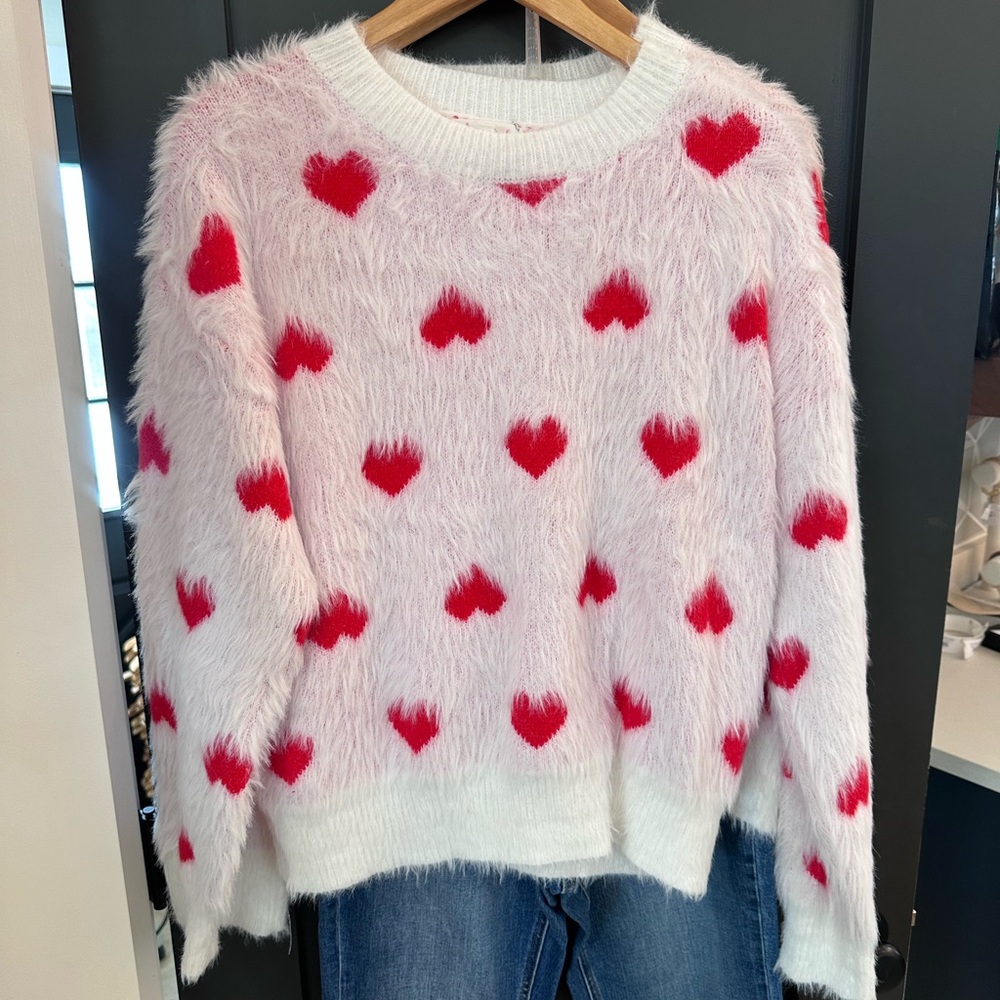 Fluffy Heart Pattern Sweater - White and Red